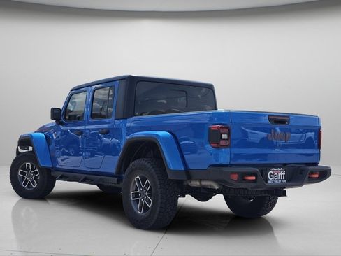 Used 2025 Jeep Gladiator Mojave w/ Convenience Group AWD/4WD image 22
