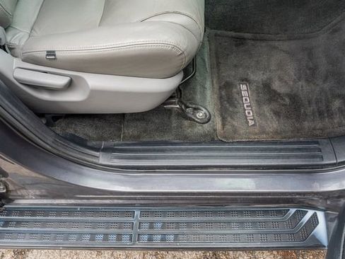 Used 2013 Toyota Sequoia SR5 image 47