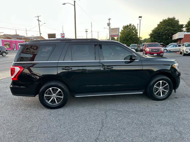 Used 2019 Ford Expedition XLT w/ Equipment Group 202A AWD/4WD image 4