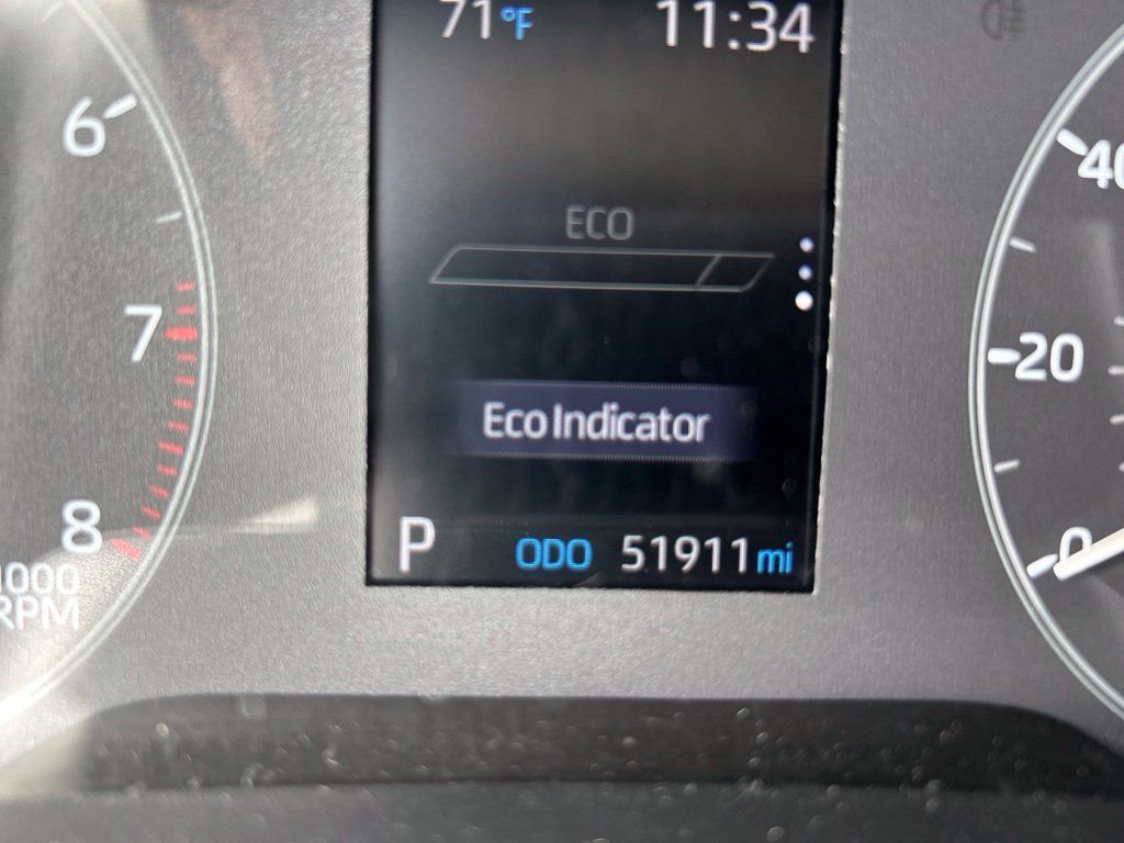 Certified 2025 Toyota Corolla LE FWD image 9