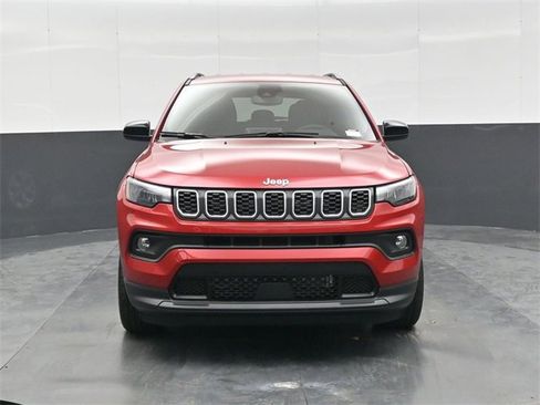 New 2026 Jeep Compass Latitude image 9