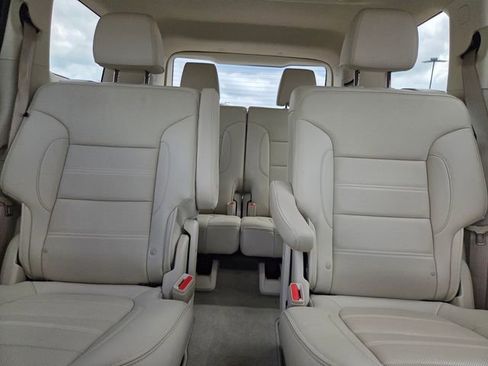 Used 2022 GMC Acadia Denali w/ Denali Ultimate Package image 11