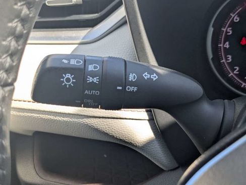 Used 2019 Toyota RAV4 Limited w/ Cold Weather Package FWD image 28