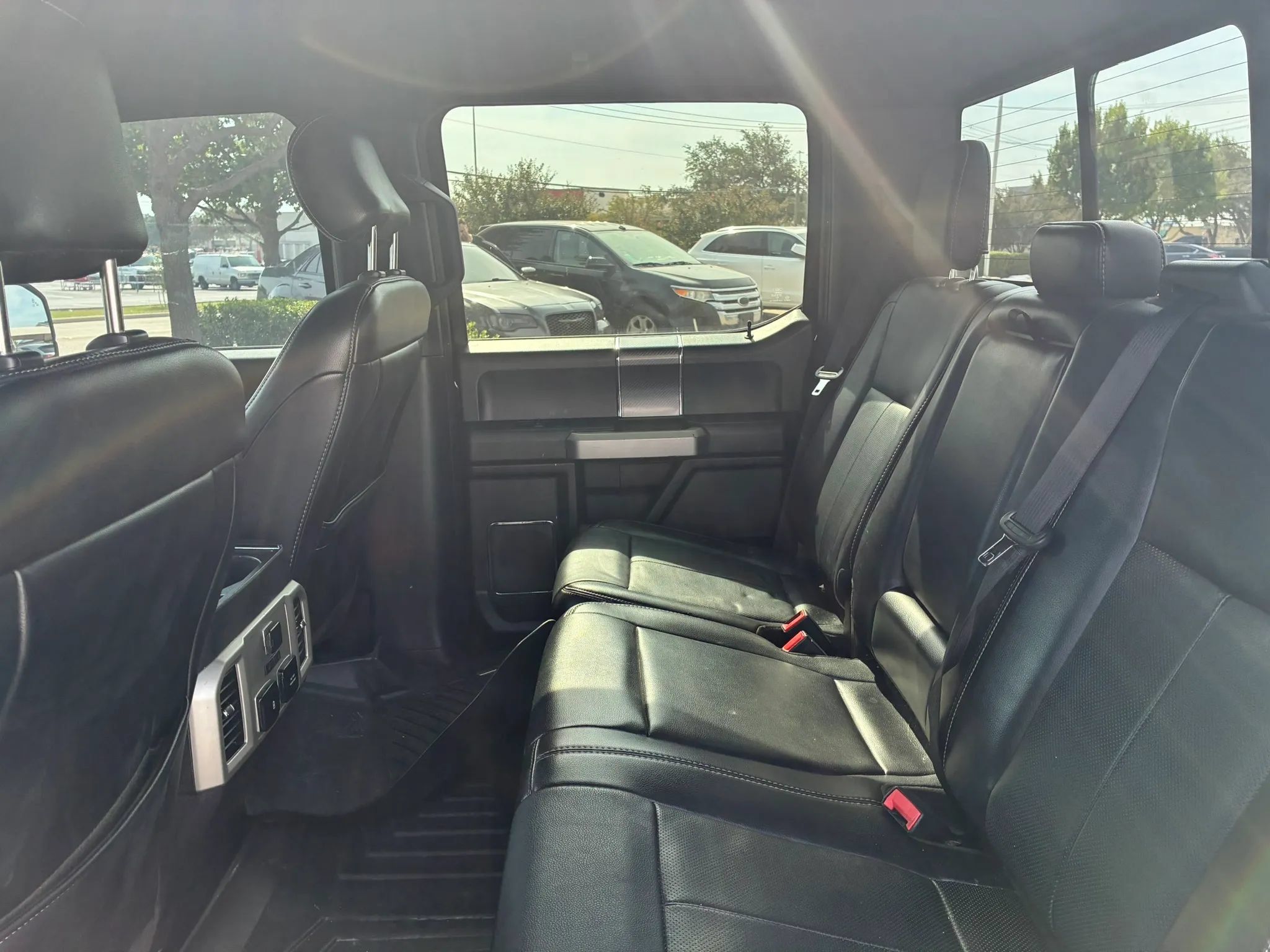 Used 2019 Ford F150 Lariat w/ Equipment Group 502A Luxury AWD/4WD image 13