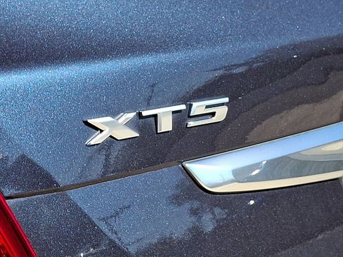 Used 2018 Cadillac XT5 Luxury w/ Driver Awareness Package image 30