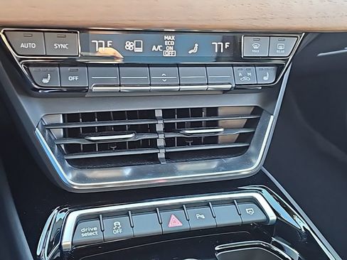 Used 2023 Audi e-tron GT Premium Plus image 6