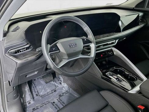 Certified 2025 Audi Q5 Premium Plus w/ Premium Plus AWD/4WD image 9