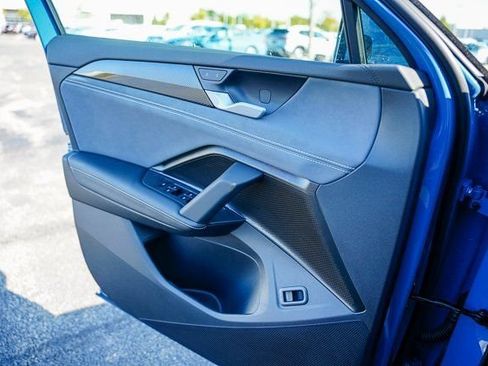 New 2025 Volkswagen Tiguan SE image 22