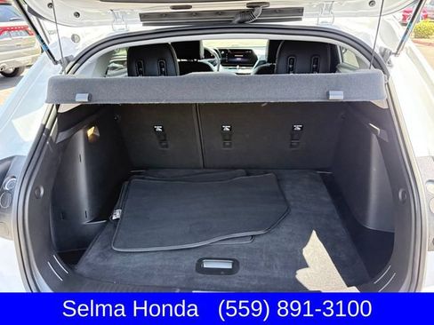 Used 2025 Chevrolet Trax LT FWD image 26