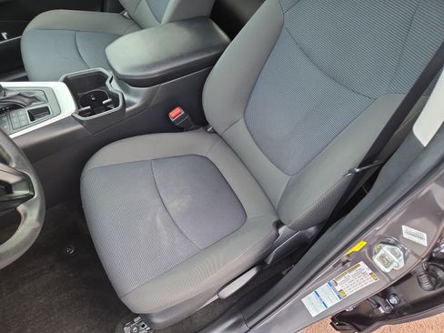 Used 2022 Toyota RAV4 LE image 13