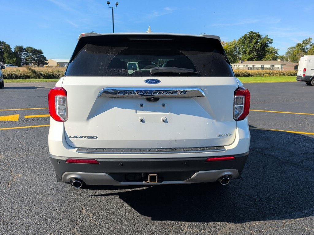Used 2021 Ford Explorer Limited w/ Equipment Group 301A AWD/4WD image 6