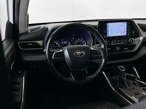 Used 2020 Toyota Highlander Limited image 18