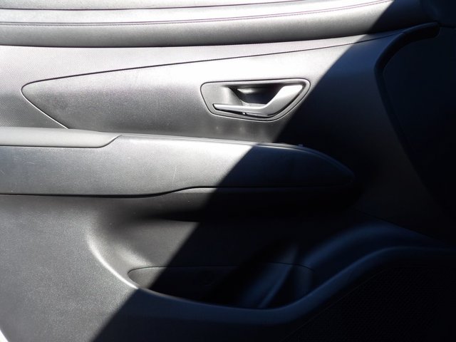 Certified 2025 Hyundai Santa Cruz SE FWD image 13