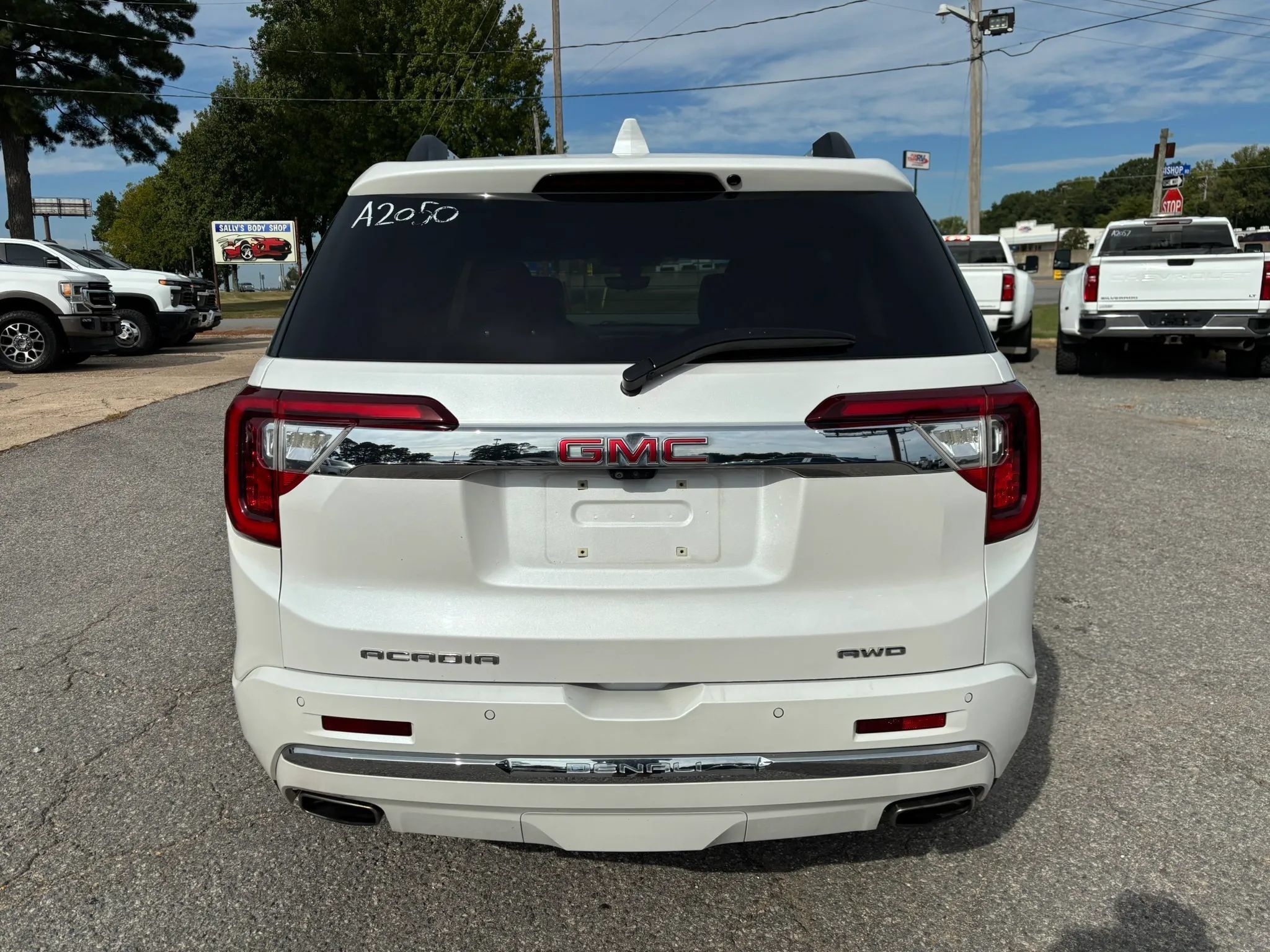 Used 2021 GMC Acadia Denali w/ Denali Technology Package AWD/4WD image 4