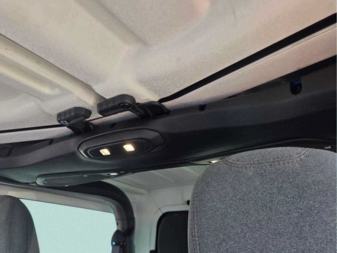 Used 2025 Jeep Wrangler Sport AWD/4WD image 15