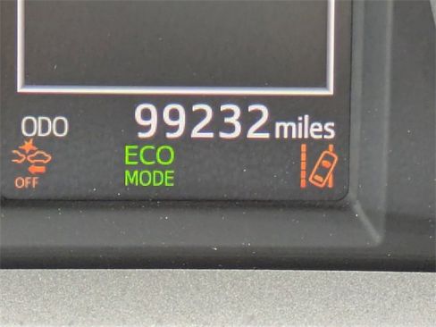 Used 2017 Toyota RAV4 XLE image 28