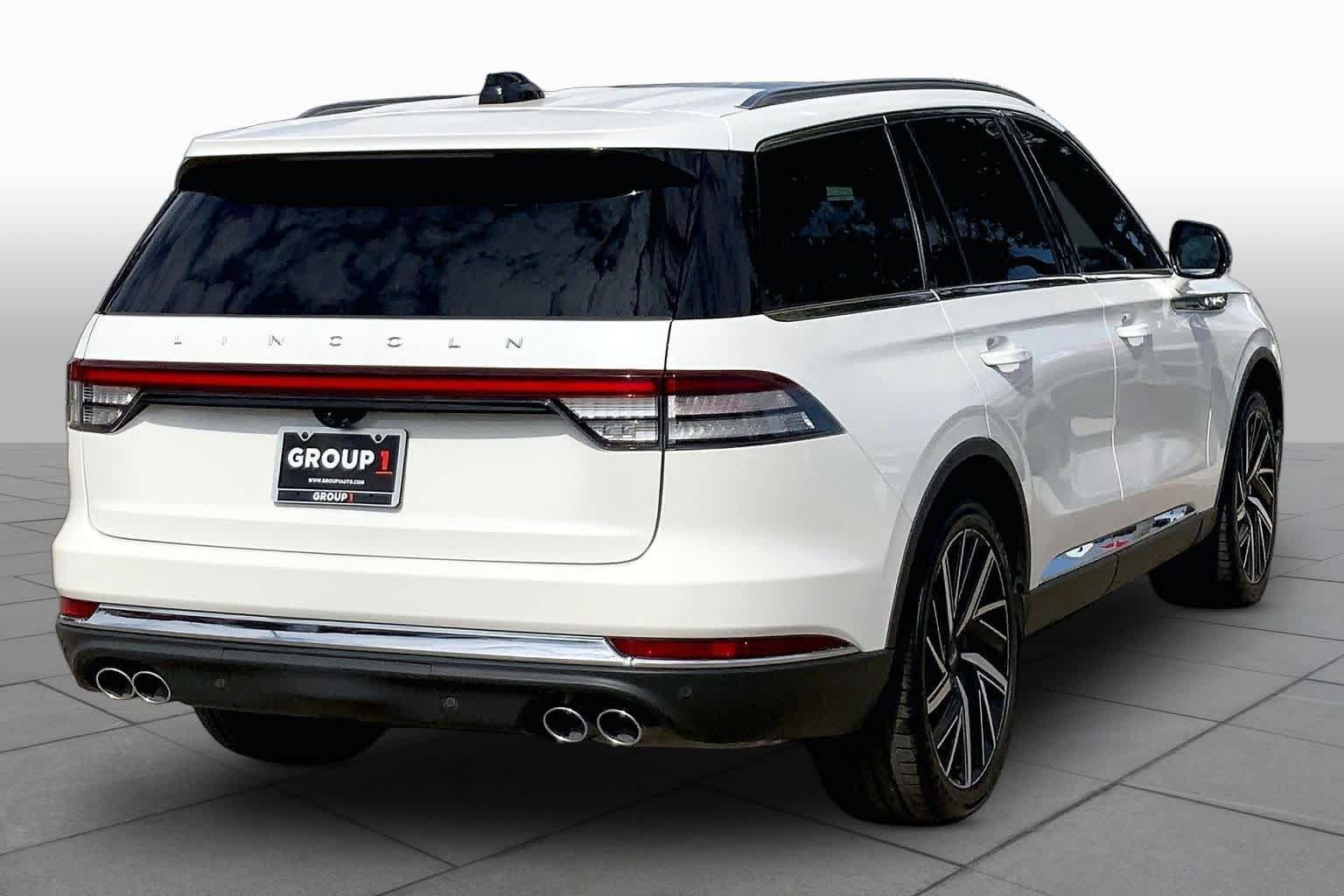 Certified 2025 Lincoln Aviator Reserve w/ Equipment Group 201A AWD/4WD image 13