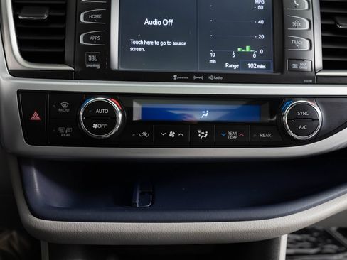 Used 2019 Toyota Highlander Limited Platinum AWD/4WD image 41