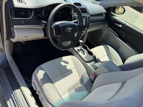 Used 2014 Toyota Camry LE FWD image 10