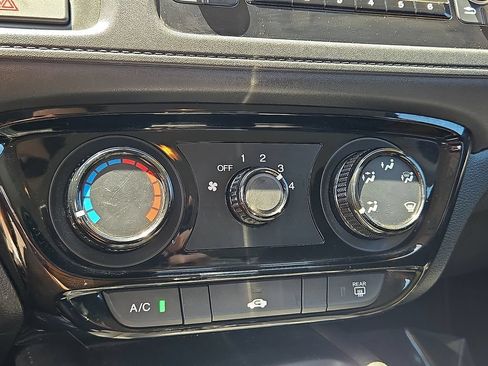Used 2018 Honda HR-V LX image 19