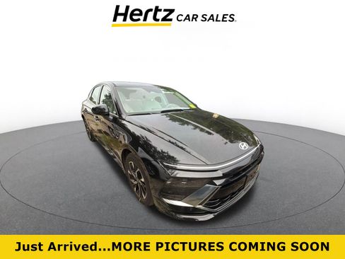 Used 2025 Hyundai Sonata SEL FWD image 1