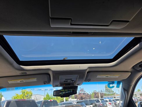 Used 2015 Chevrolet Suburban LTZ AWD/4WD image 20
