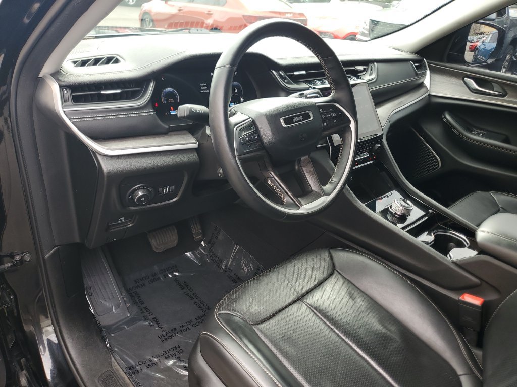 Used 2022 Jeep Grand Cherokee L Limited w/ Luxury Tech Group II RWD image 16