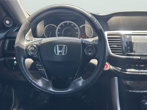 Used 2017 Honda Accord EX-L image 16