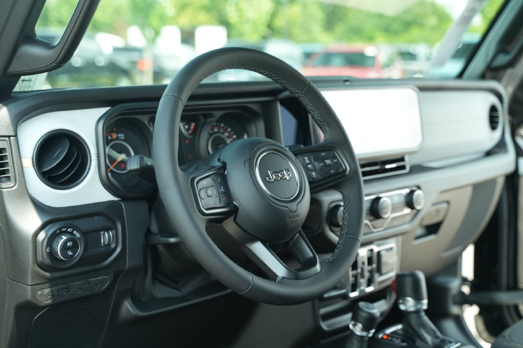 New 2026 Jeep Gladiator Sport AWD/4WD image 24