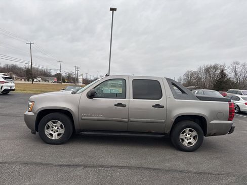 Used 2008 Chevrolet Avalanche LS image 4