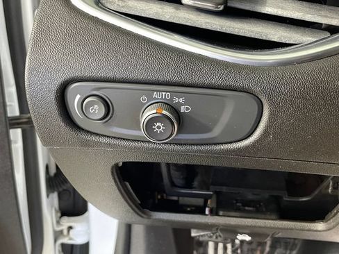 Used 2018 Chevrolet Malibu LT FWD image 14