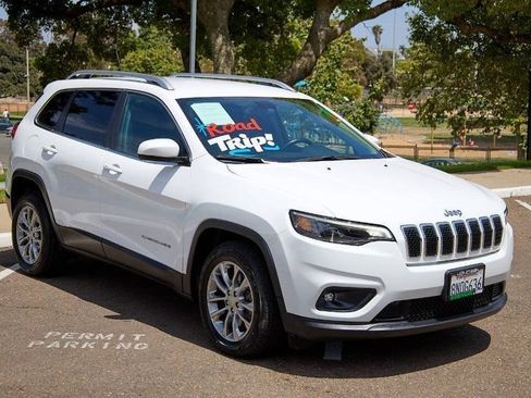 Used 2019 Jeep Cherokee Latitude Plus image 12