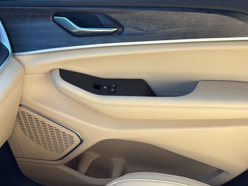 New 2026 Jeep Grand Cherokee Limited w/ Luxury Tech Group II image 23