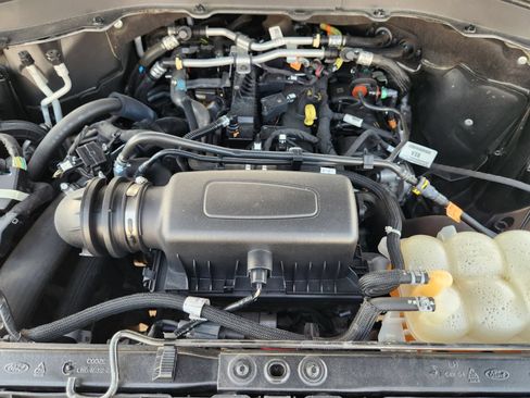 Used 2022 Ford Explorer XLT w/ Equipment Group 202A AWD/4WD image 35