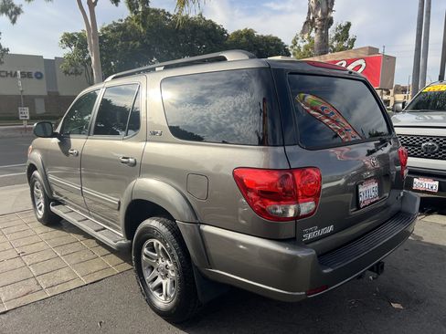 Used 2007 Toyota Sequoia SR5 image 6