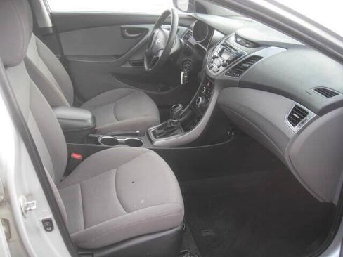 Used 2016 Hyundai Elantra SE FWD image 21