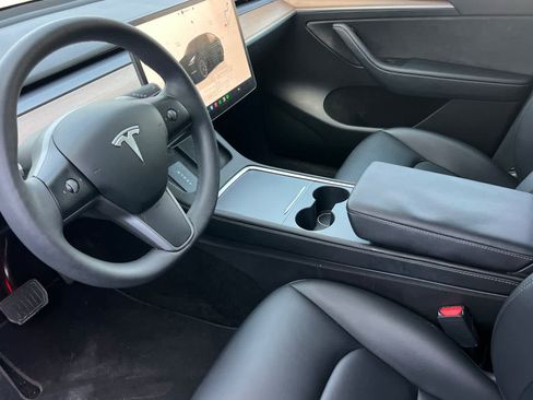 Used 2023 Tesla Model Y Long Range AWD/4WD image 14