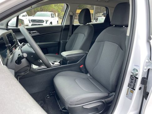 Certified 2025 Kia Sportage LX AWD/4WD image 18