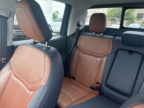 Used 2023 Ford Maverick Lariat w/ Lariat Luxury Package image 16