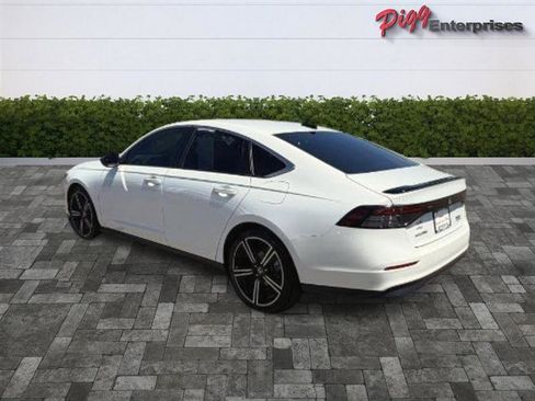 Used 2023 Honda Accord Sport image 3