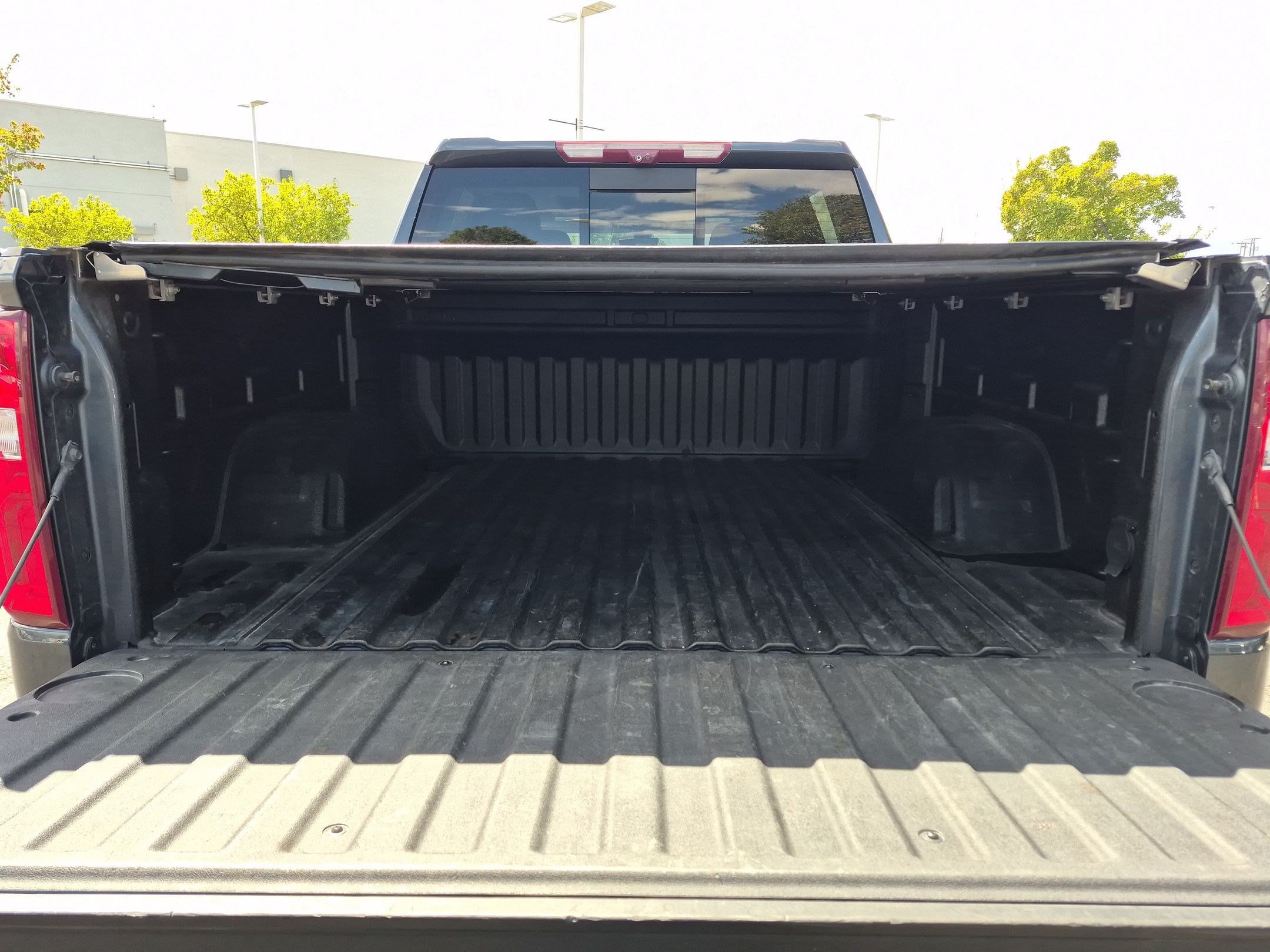 Certified 2021 Chevrolet Silverado 1500 LTZ w/ LTZ Premium Package AWD/4WD image 34