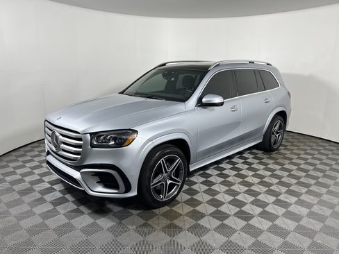 Certified 2025 Mercedes-Benz GLS 450 4MATIC image 9