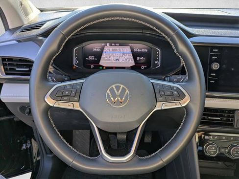 Certified 2022 Volkswagen Taos SEL w/ Panoramic Sunroof Package image 18