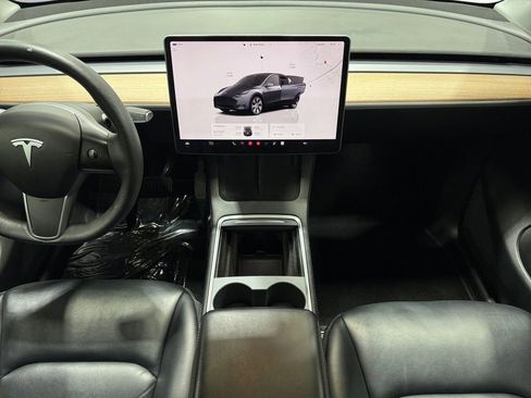 Used 2022 Tesla Model Y Long Range AWD/4WD image 31