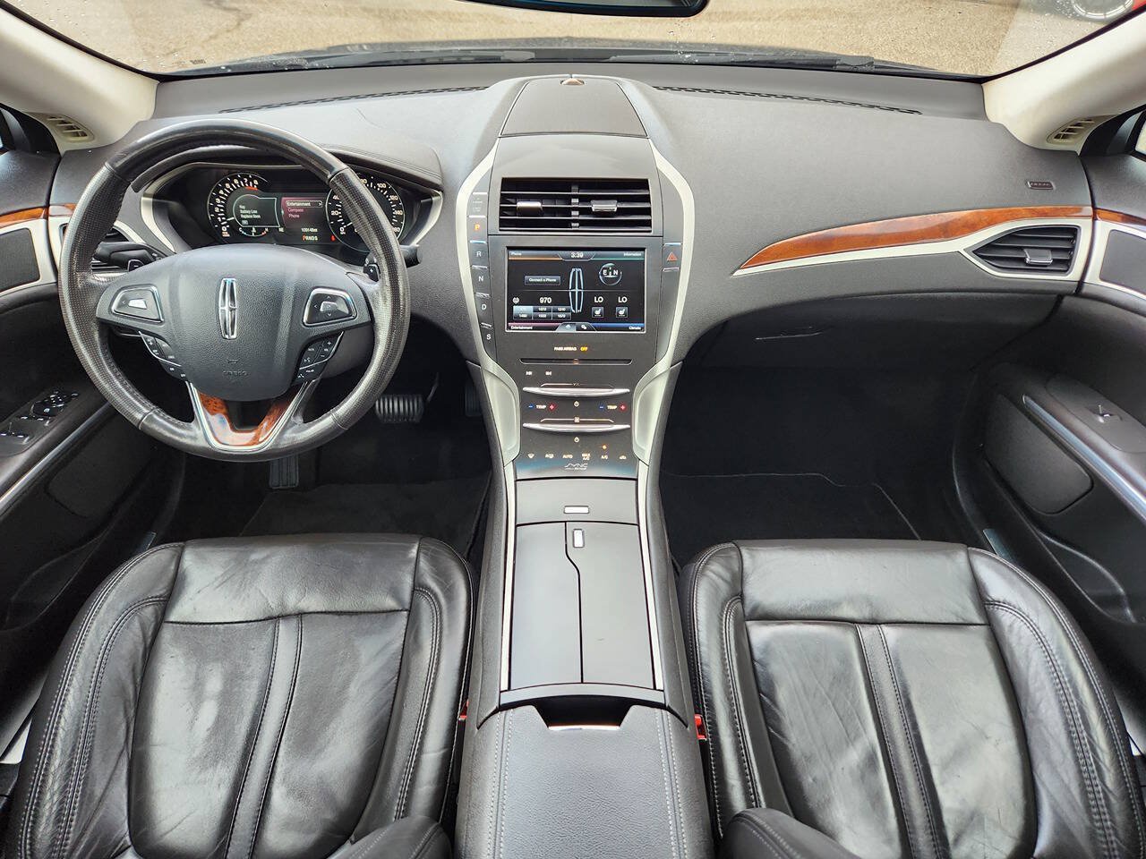 Used 2014 Lincoln MKZ FWD image 3