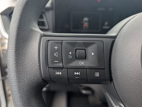Used 2025 Nissan Kicks SV AWD/4WD image 16