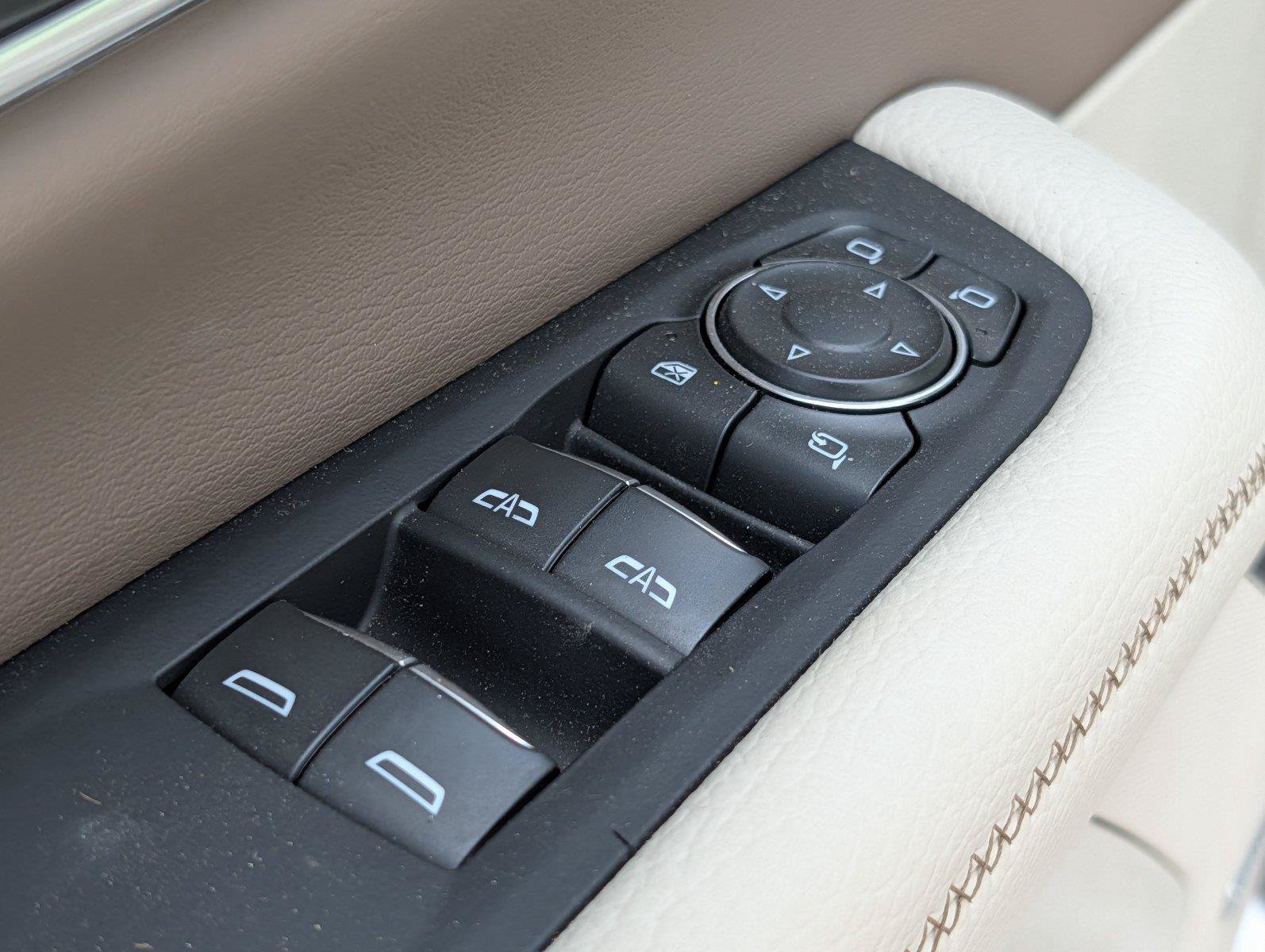 Used 2025 GMC Yukon Denali RWD image 14