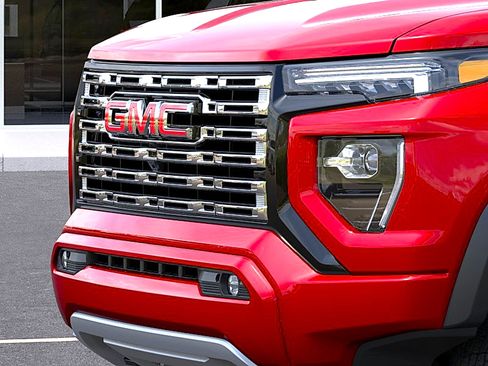 New 2026 GMC Canyon Denali AWD/4WD image 13