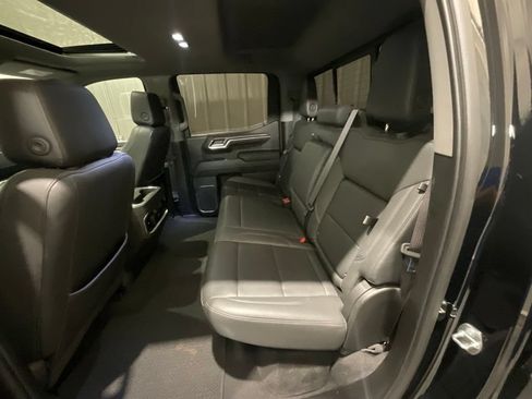 Used 2023 GMC Sierra 1500 SLT AWD/4WD image 11