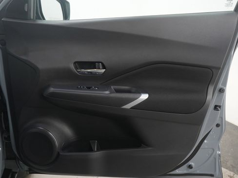 Used 2023 Nissan Kicks SV image 11